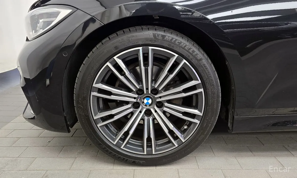 Photo 5 - BMW 3 Series