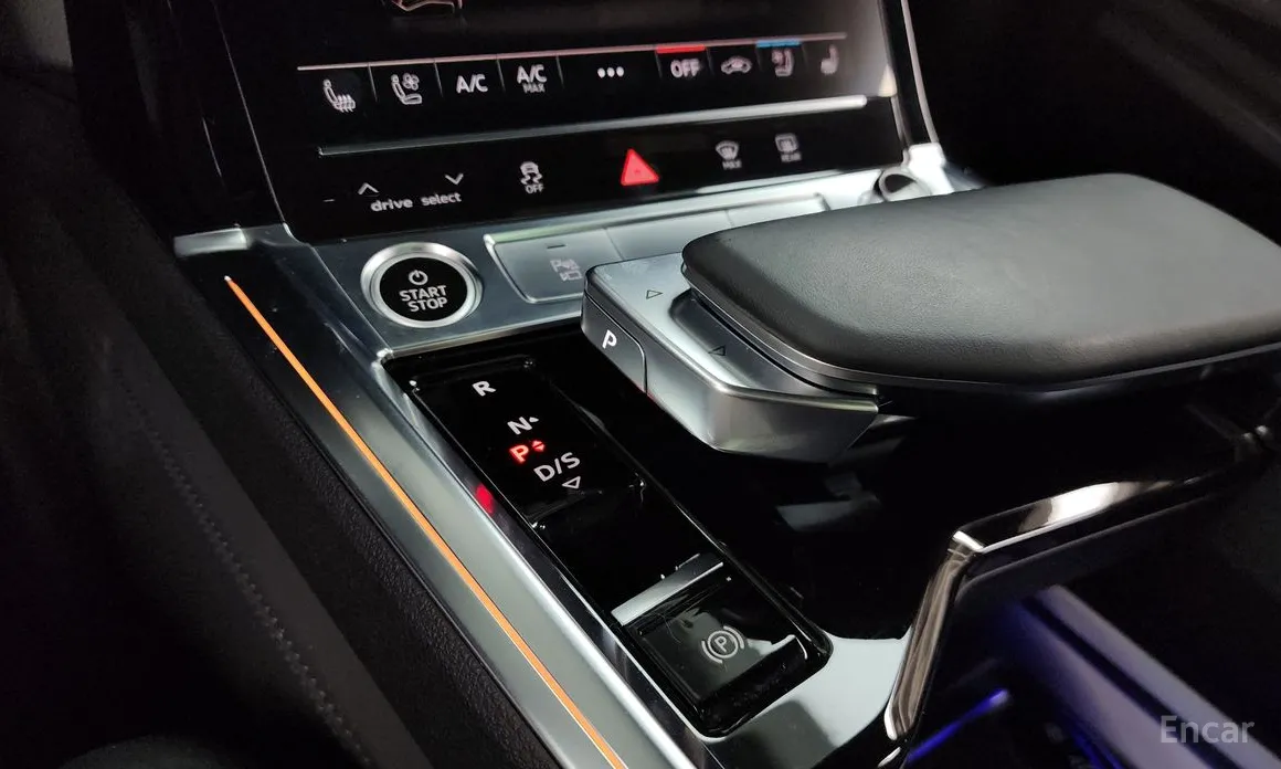 Фото 9 - Audi e-tron