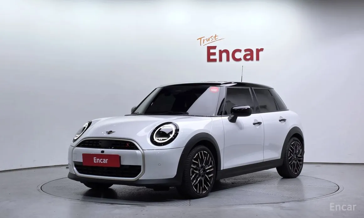 Фото 1 - Mini Cooper