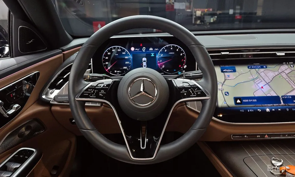 Фото 13 - Mercedes-Benz E-Class