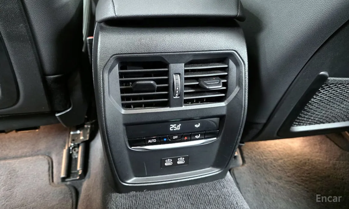 Photo 18 - BMW 3 Series