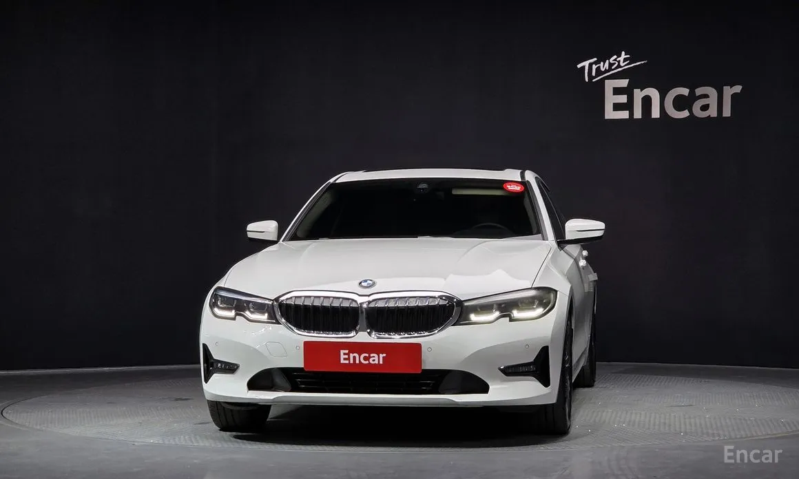 Photo 3 - BMW 3 Series