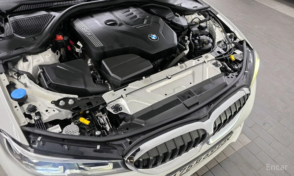 Photo 6 - BMW 3 Series