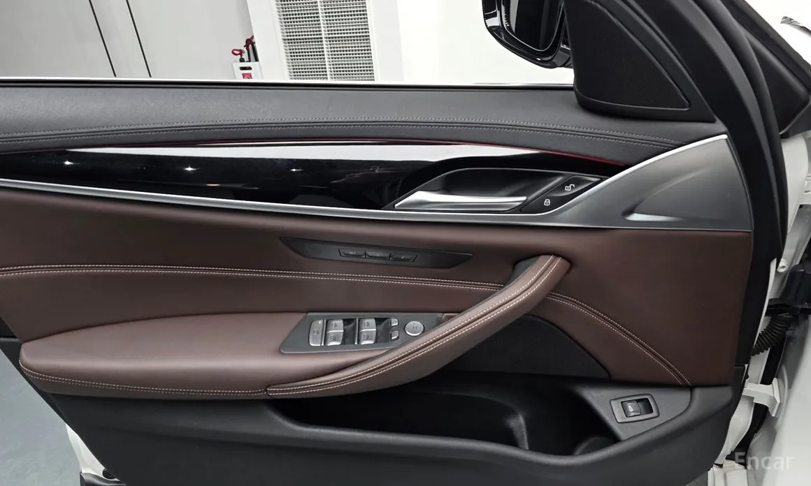 Фото 17 - BMW 5 Series