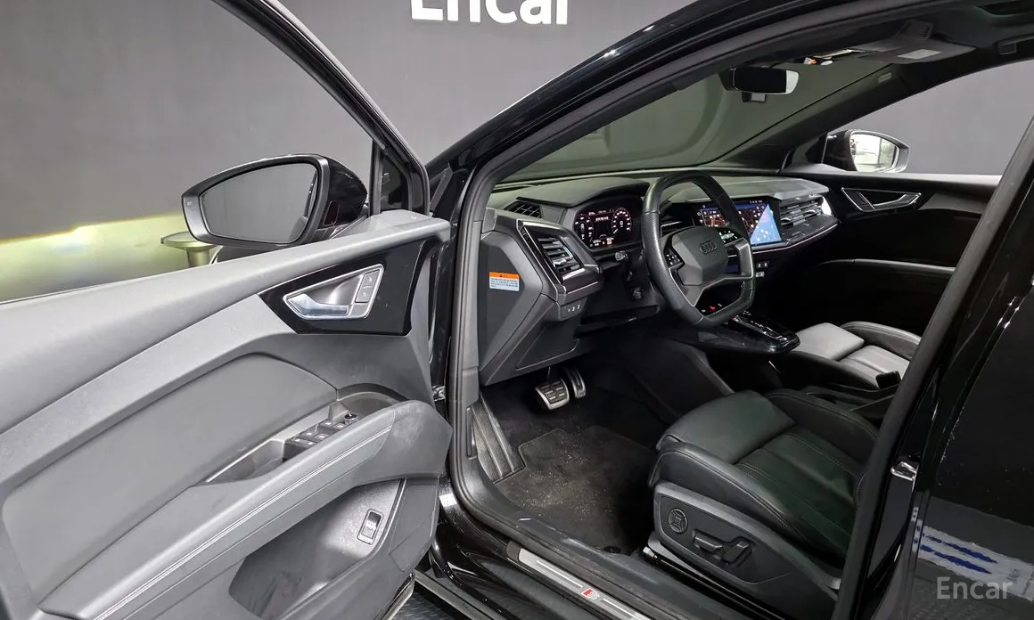 Фото 10 - Audi Q4 e-tron