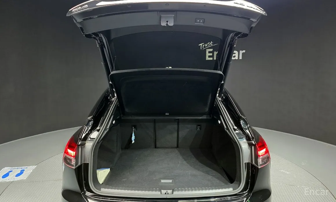 Фото 20 - Audi Q4 e-tron