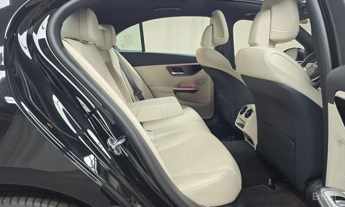 Фото 13 - Mercedes-Benz C-Class