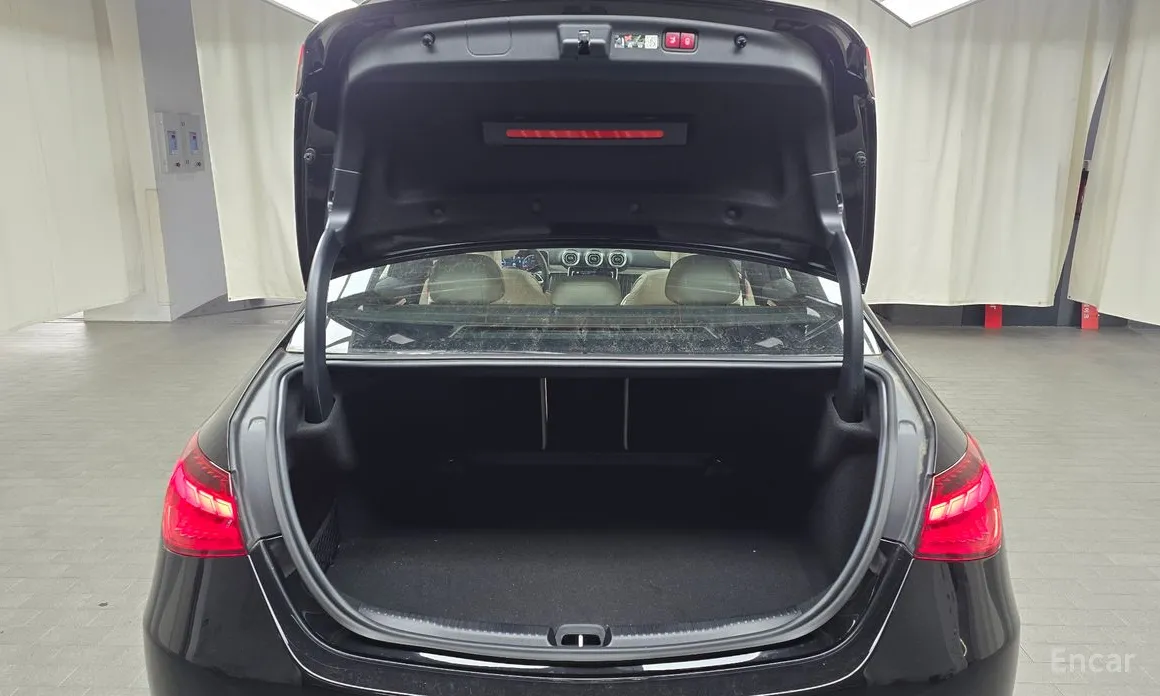 Фото 20 - Mercedes-Benz C-Class