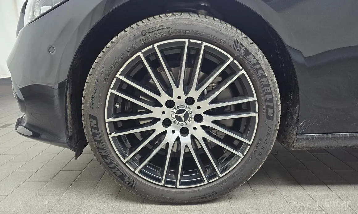 Фото 5 - Mercedes-Benz C-Class