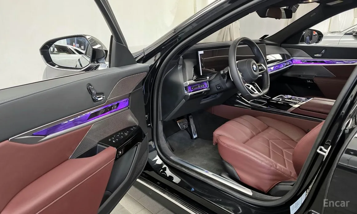 Фото 10 - BMW 7 Series