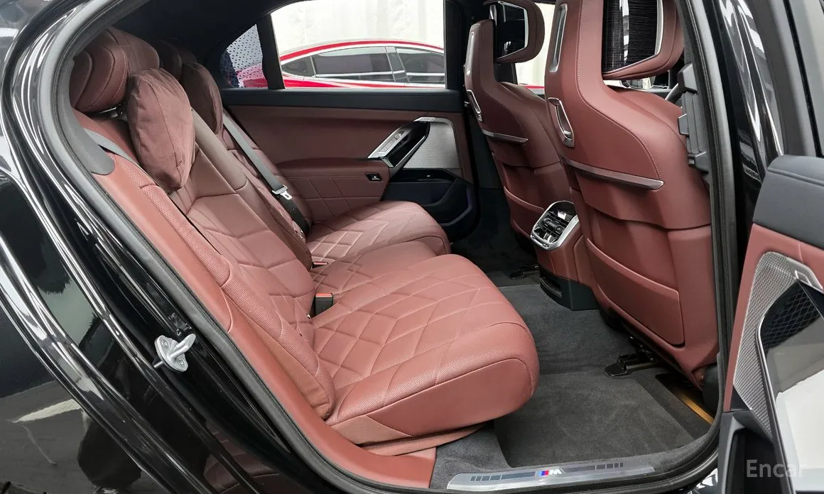 Фото 12 - BMW 7 Series