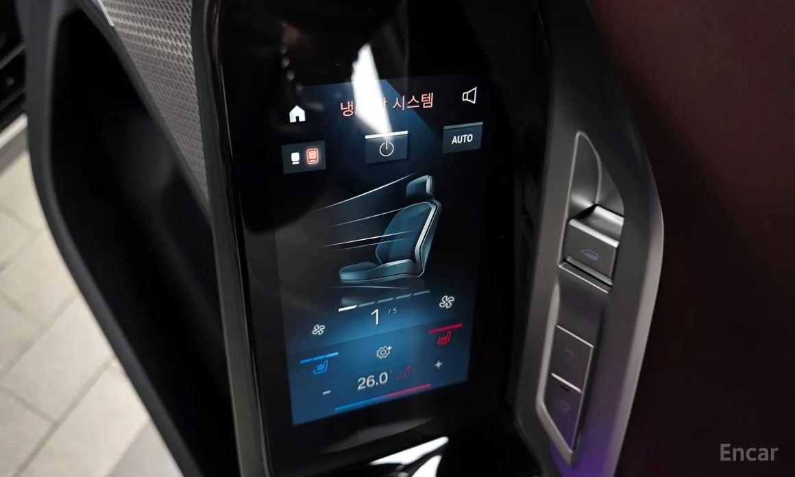 Фото 18 - BMW 7 Series