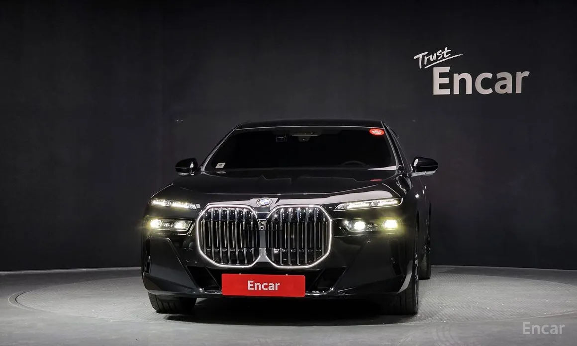 Фото 3 - BMW 7 Series