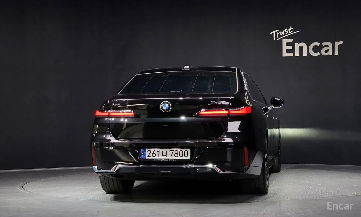 Фото 4 - BMW 7 Series