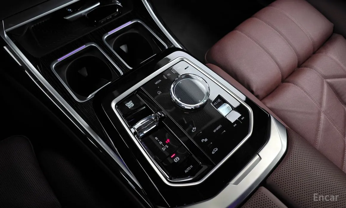 Фото 9 - BMW 7 Series