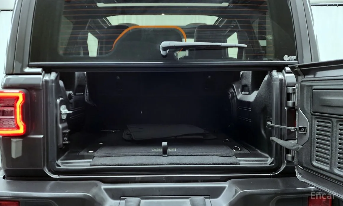 Фото 20 - Jeep Wrangler