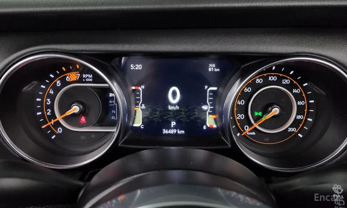 Фото 8 - Jeep Wrangler