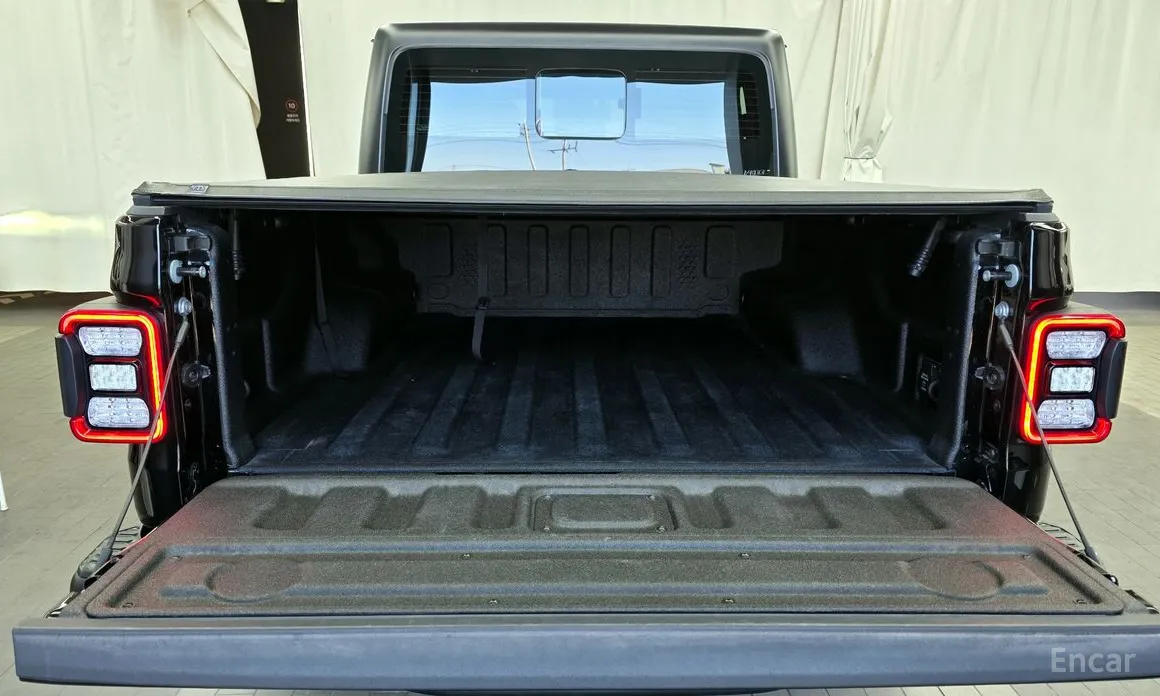 Фото 20 - Jeep Gladiator