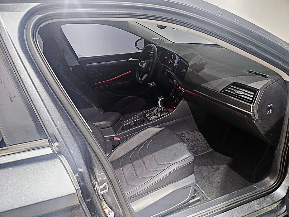 Фото 16 - Volkswagen Jetta