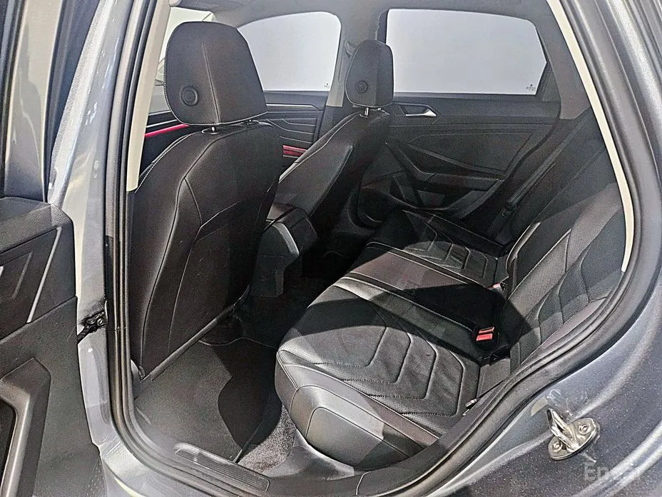 Фото 17 - Volkswagen Jetta