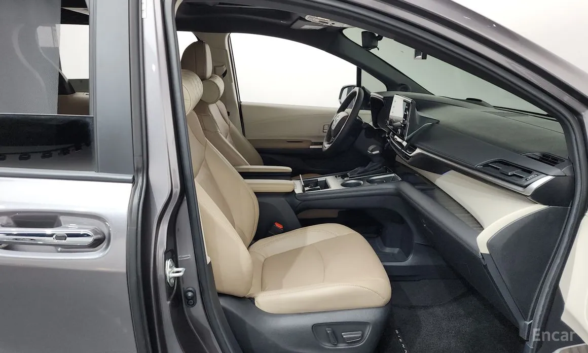 Фото 11 - Toyota Sienna