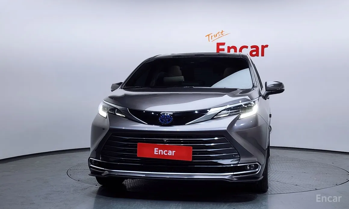 Фото 3 - Toyota Sienna