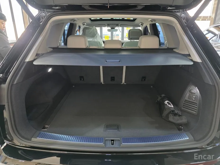 Фото 13 - Volkswagen Touareg