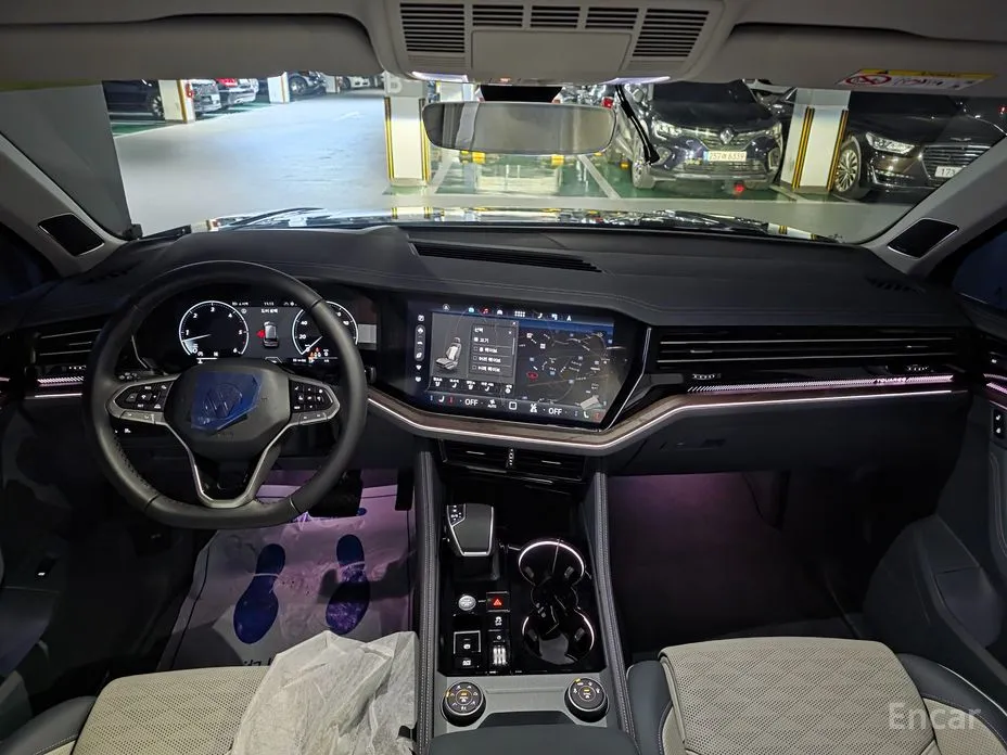 Фото 2 - Volkswagen Touareg