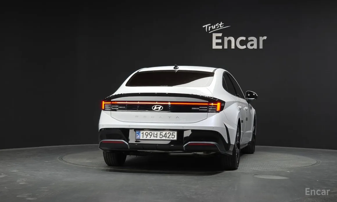 Фото 4 - Hyundai Sonata