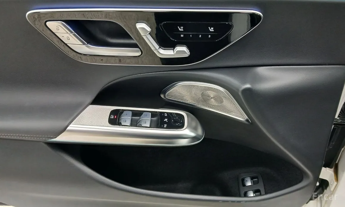 Фото 14 - Mercedes-Benz E-Class