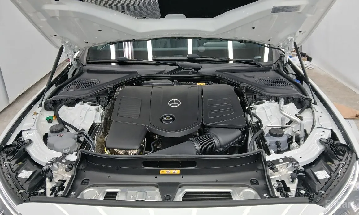 Фото 16 - Mercedes-Benz E-Class