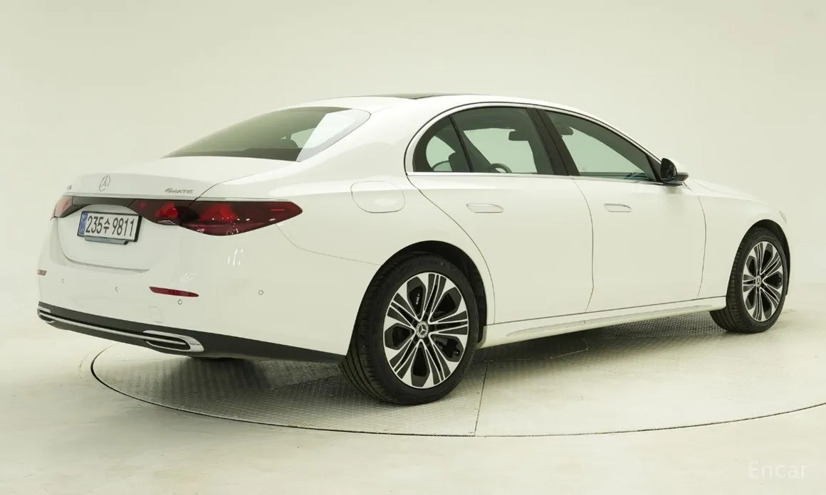 Фото 2 - Mercedes-Benz E-Class