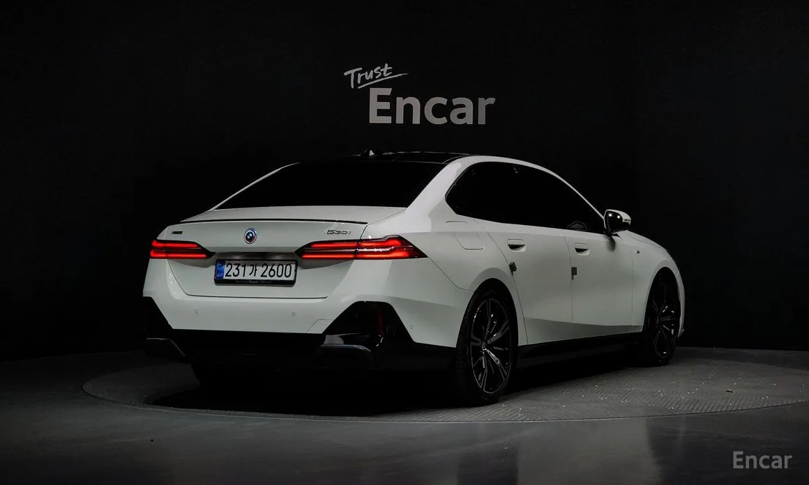 Фото 2 - BMW 5 Series