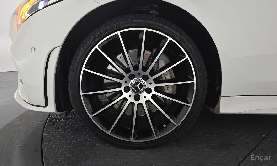 Фото 5 - Mercedes-Benz CLS-Class