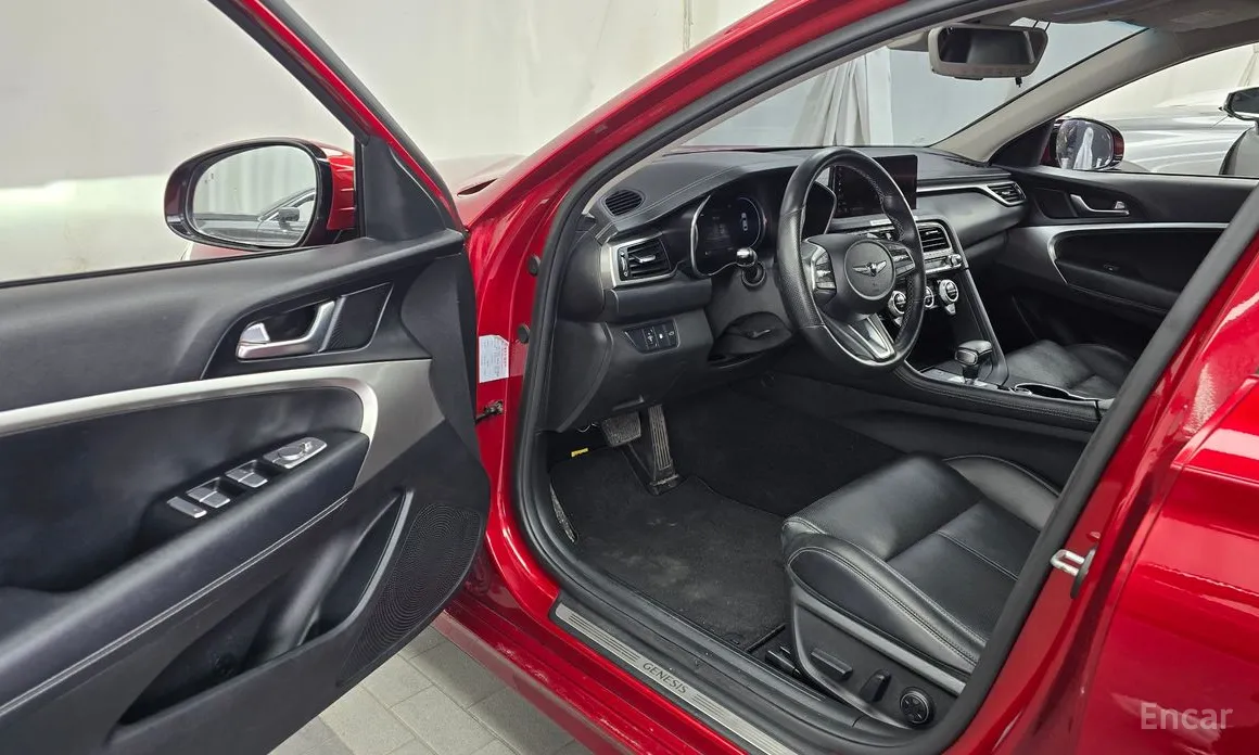 Фото 10 - Genesis G70