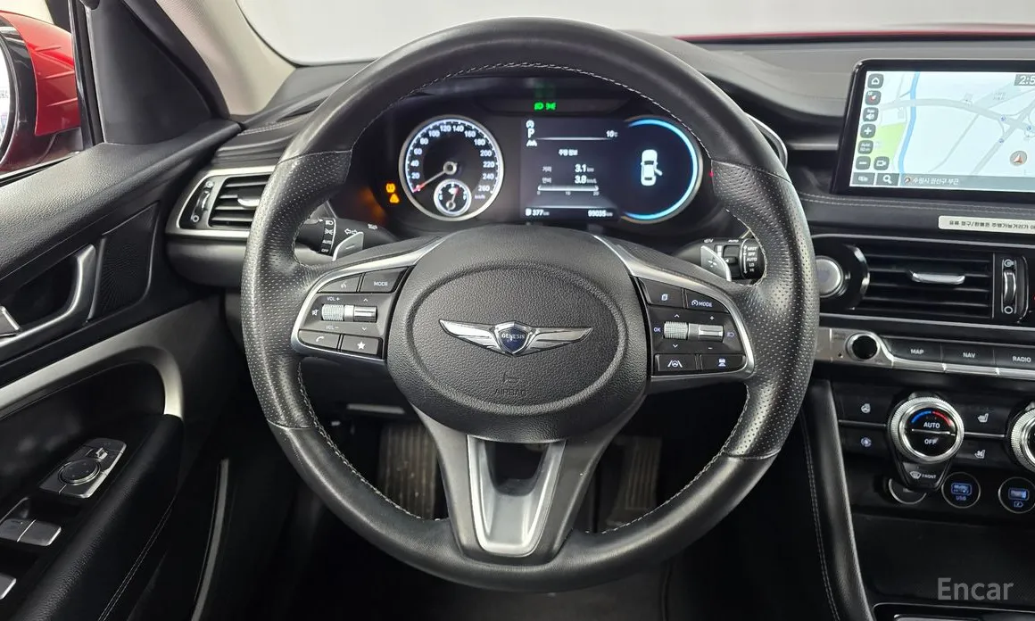 Фото 13 - Genesis G70