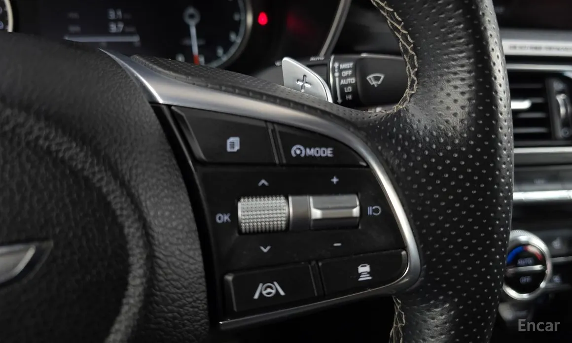 Фото 18 - Genesis G70