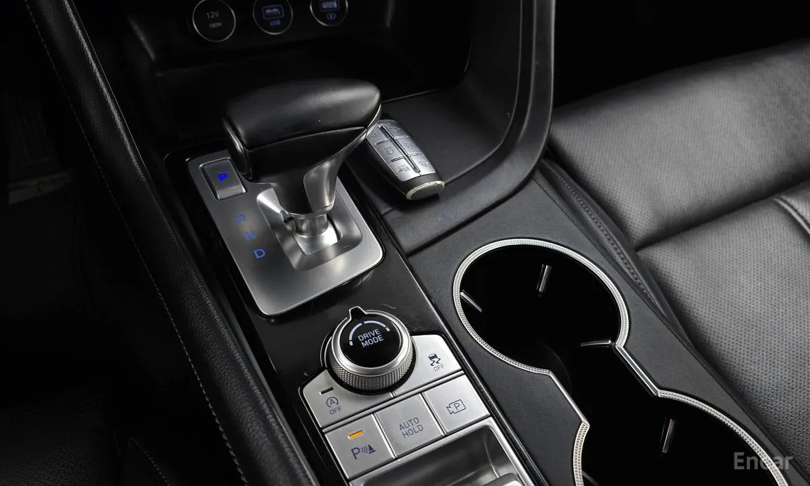 Фото 9 - Genesis G70