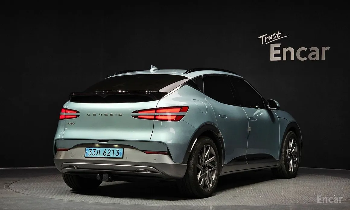 Фото 2 - Genesis GV60