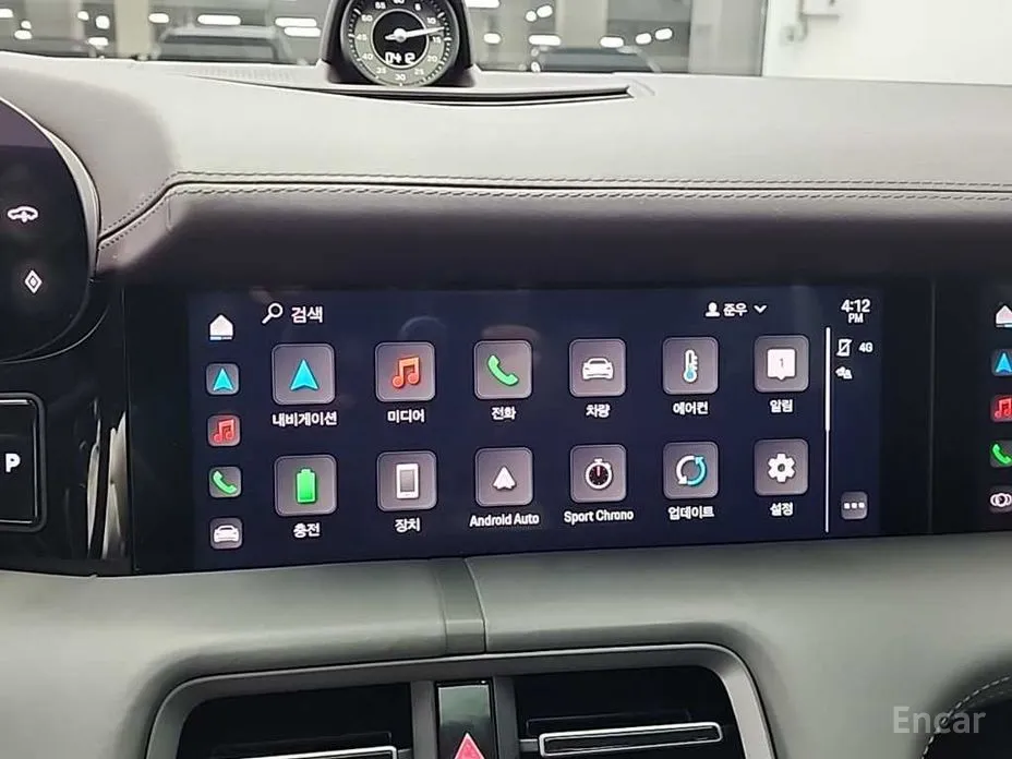 Фото 14 - Porsche Taycan