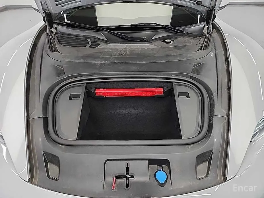 Фото 5 - Porsche Taycan