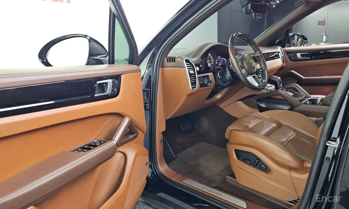 Фото 10 - Porsche Cayenne