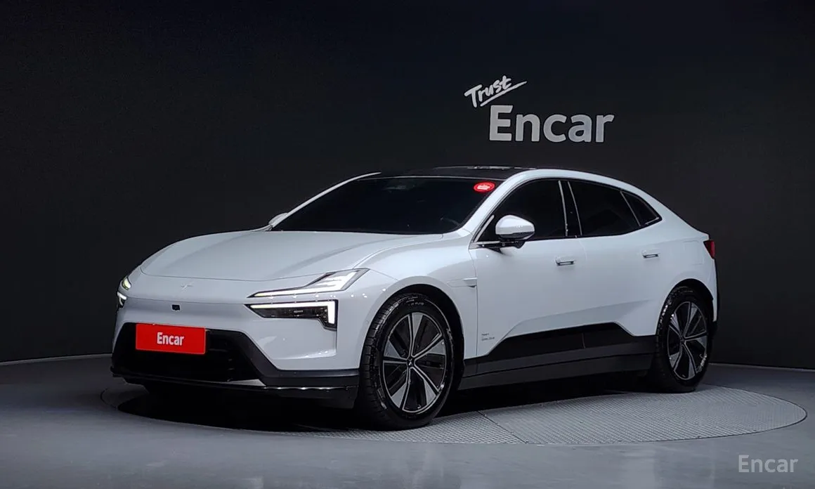 Фото 1 - Polestar 4