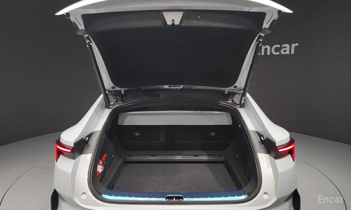 Фото 20 - Polestar 4