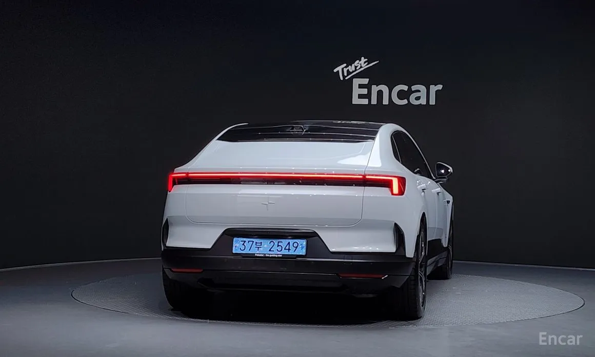 Фото 4 - Polestar 4