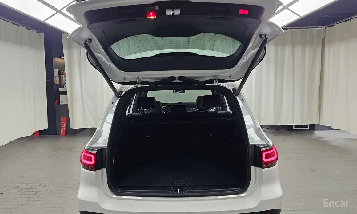 Photo 20 - Mercedes-Benz GLB-Class