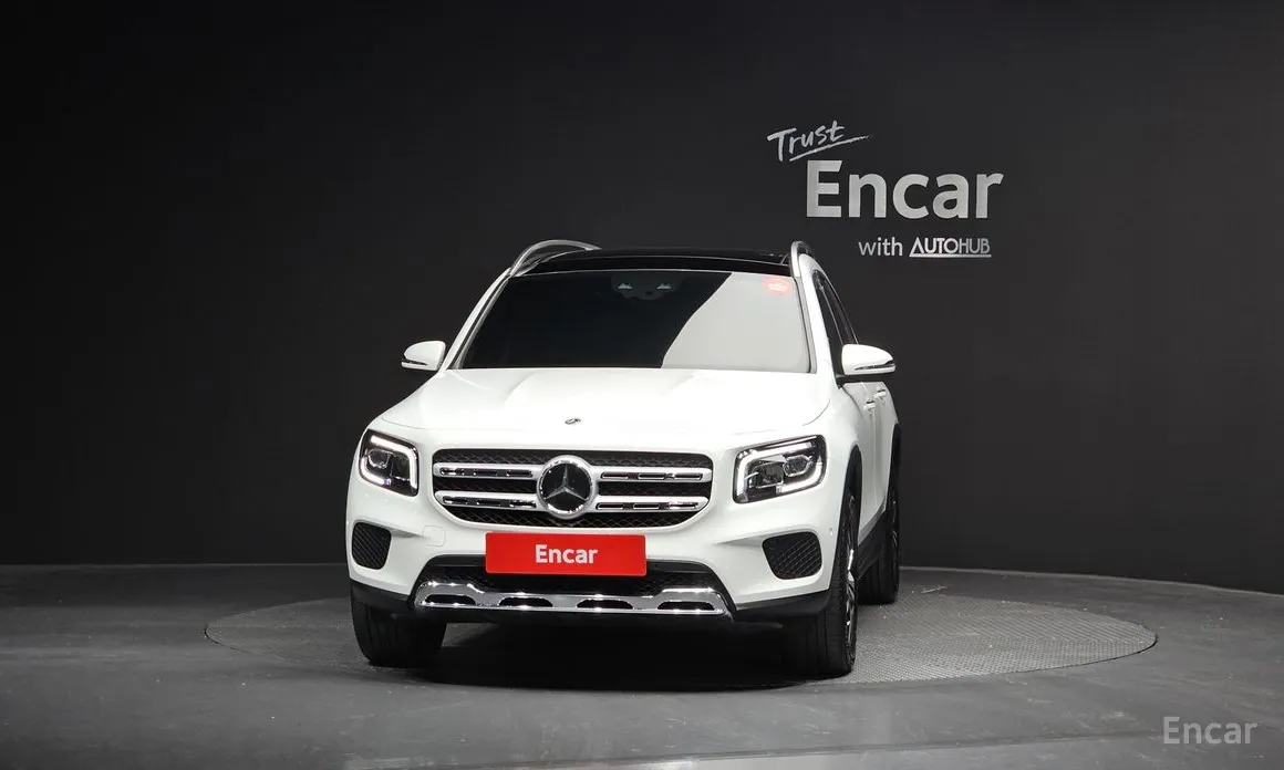Photo 3 - Mercedes-Benz GLB-Class