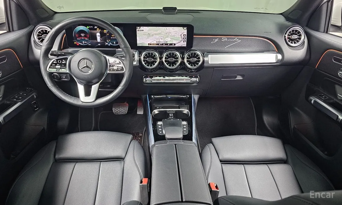 Photo 7 - Mercedes-Benz GLB-Class