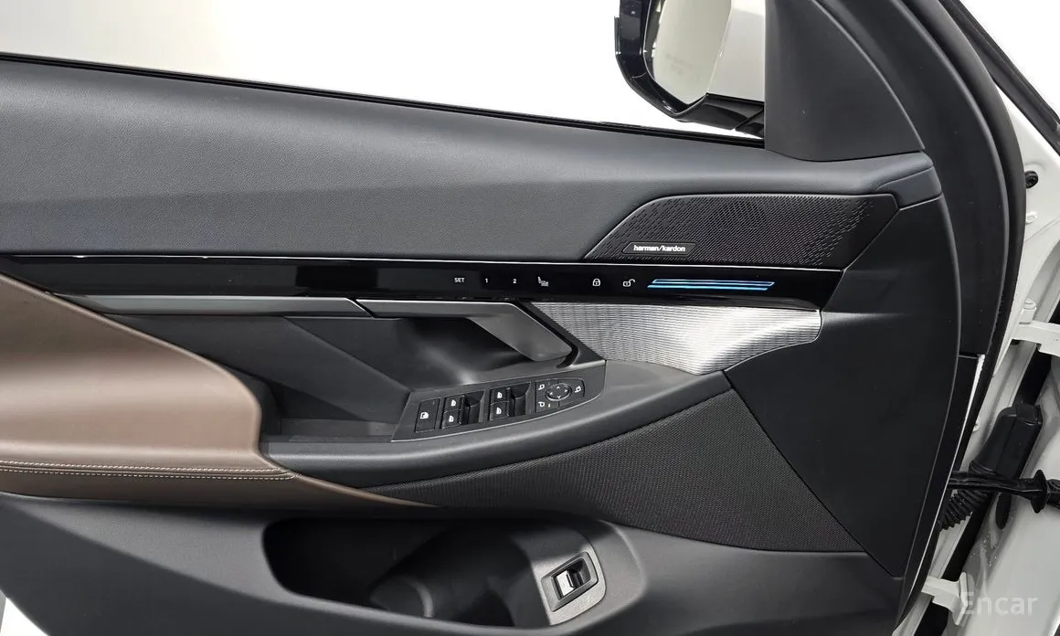 Фото 18 - BMW 5 Series