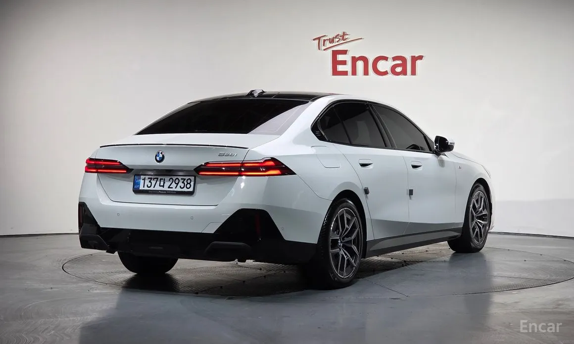 Фото 2 - BMW 5 Series